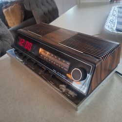 Vintage Sears Clock Radio 