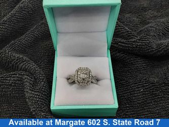 Women's Ring - White Gold 14k (.585) 6.2 grams Size 7