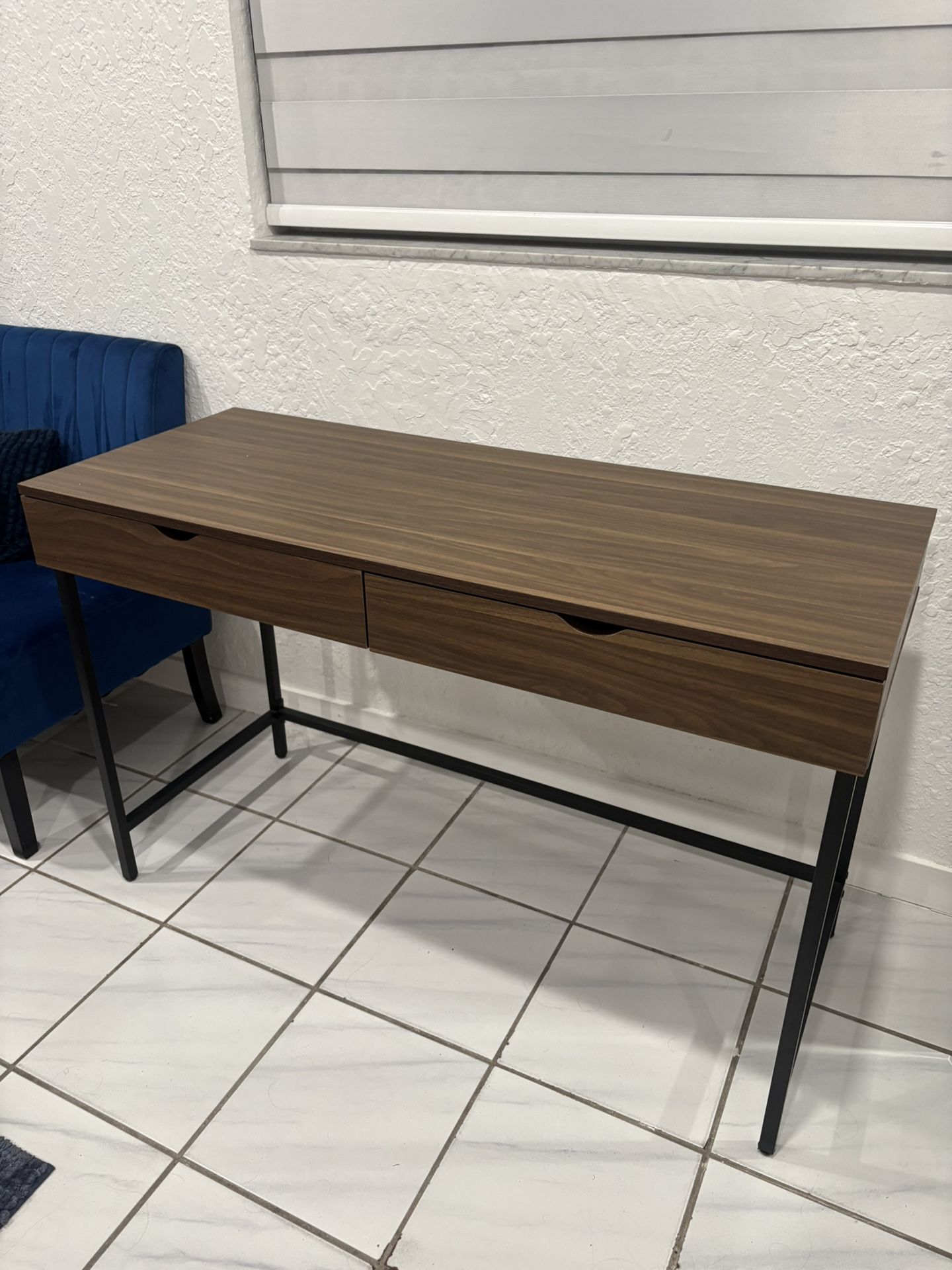 office desk 