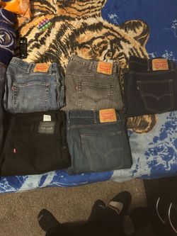 Levi’s 502 Jeans