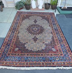 Stunning Vintage Authentic Hand-Knotted Persian Moud Rug. 100% wool Pile. Made in Iran.