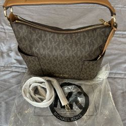 Marc Jacobs  Signature Logo Bag