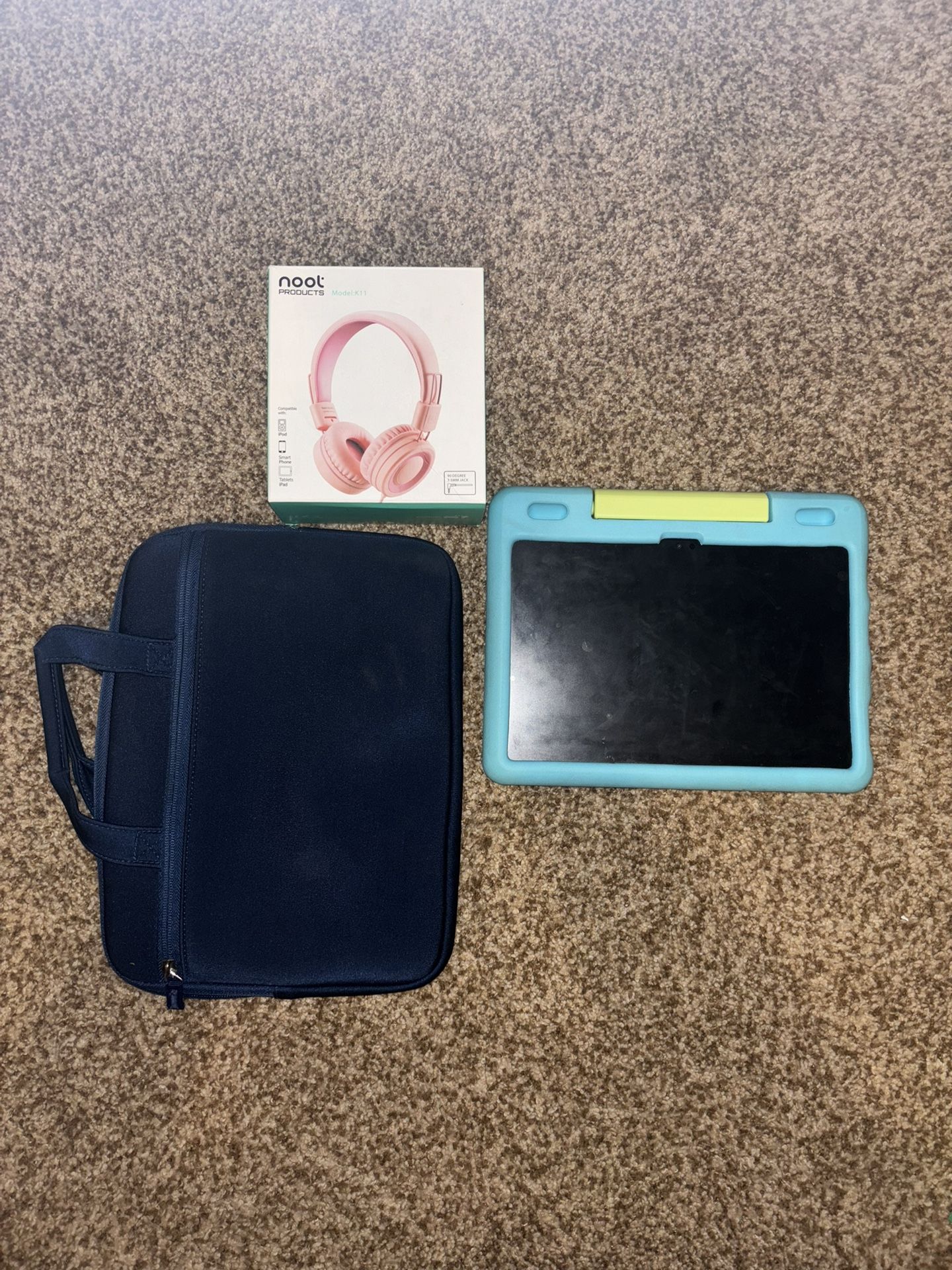 10” Fire Tablet w/ Carrying Case & Headphones