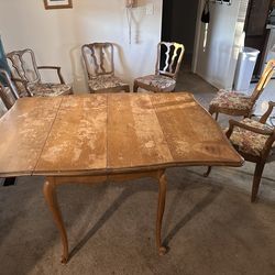 Table with 6 chairs