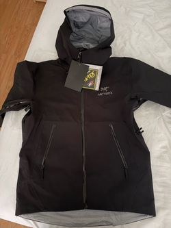 Arc’teryx Beta SL Waterproof Jacket