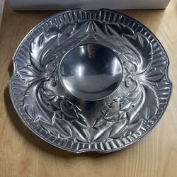 Patterned chip and dip platter