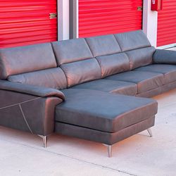 LIKE NEW GRAY SECTIONAL COUCH - 3 PCS - ADJUSTABLE HEADREST - DELIVERY AVAILABLE 🚚
