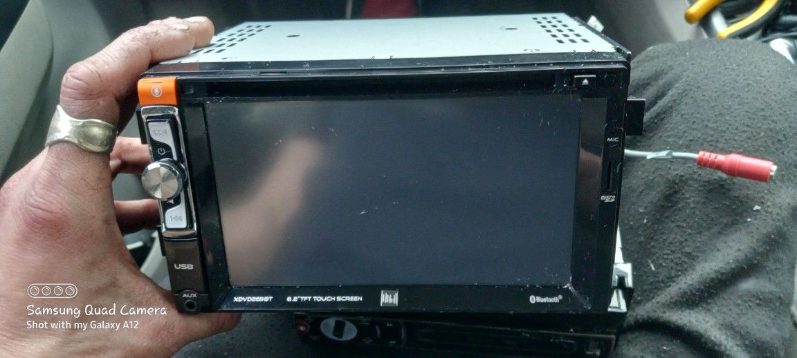 DUAL DVD MULTIMEDIA TOUCH SCREEN RECEIVER AND BACKUP VIDEO 
