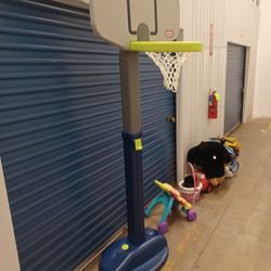 Little Tikes Basketball Goal