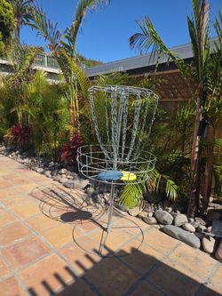 Disc golf basket