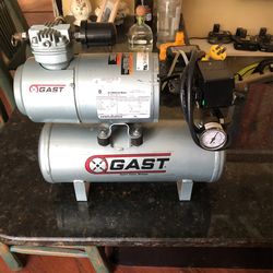 Gast 1/6 Hp Professional Series Medical / Dental Air Compressor