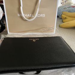 Michael Kors Wrist Wallet 