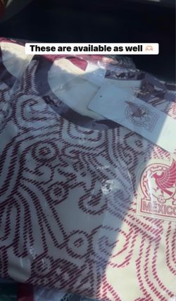 White & burgundy Mexico jersey sealed
