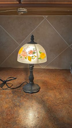 Floral design lamp