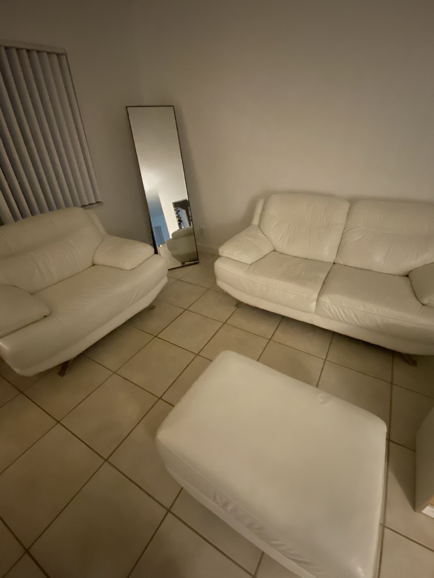 Sofia Vergara  Living Room Set 
