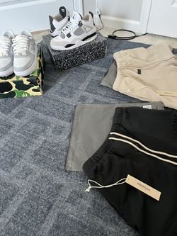 JORDAN 4 Military Blacks, Essential Shorts, Bapestas