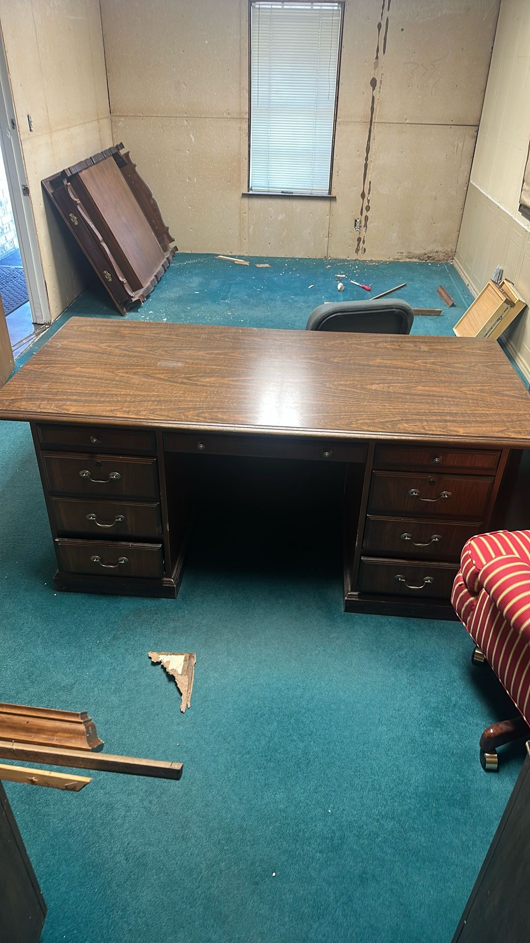 Free Office Furniture
