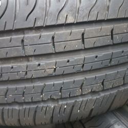 265 56 20 Dunlop tires set
