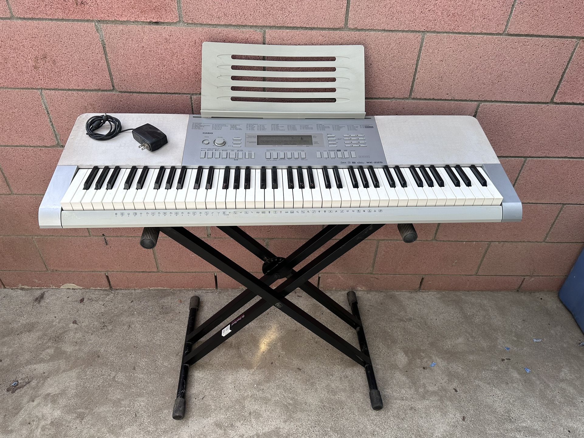 Casio WK-225 Keyboard, Sheet & Keyboard Stand