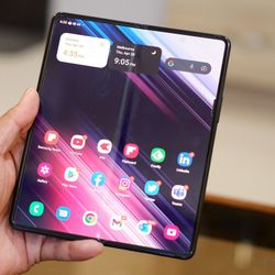 Galaxy Fold 3 UNLOCKED