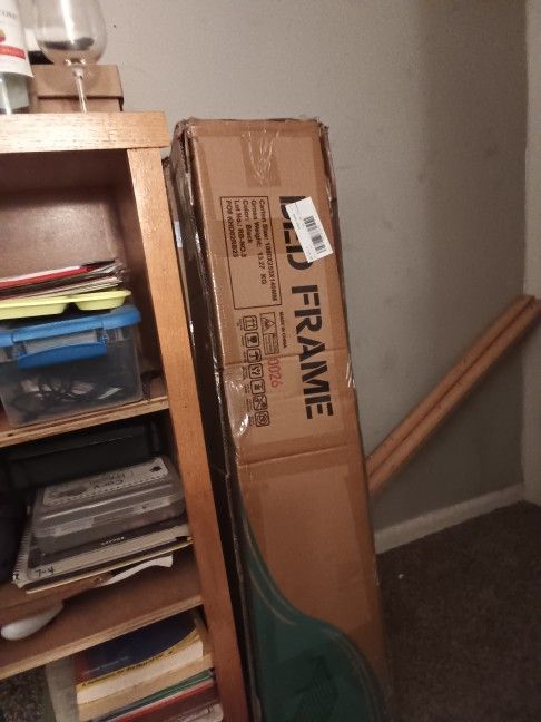 *ESTATE SALE New Platforms Bed With Headboard