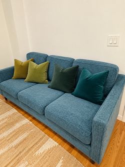 Wade Logan 80” Teal/Green Sofa + 4 Velvet Pillows – Excellent Condition