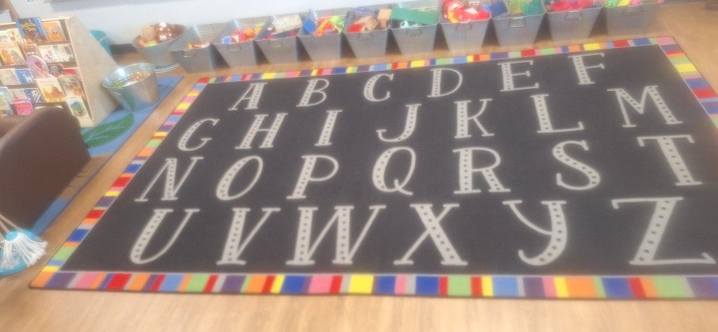 Large ABC Rug Fits 25 Students