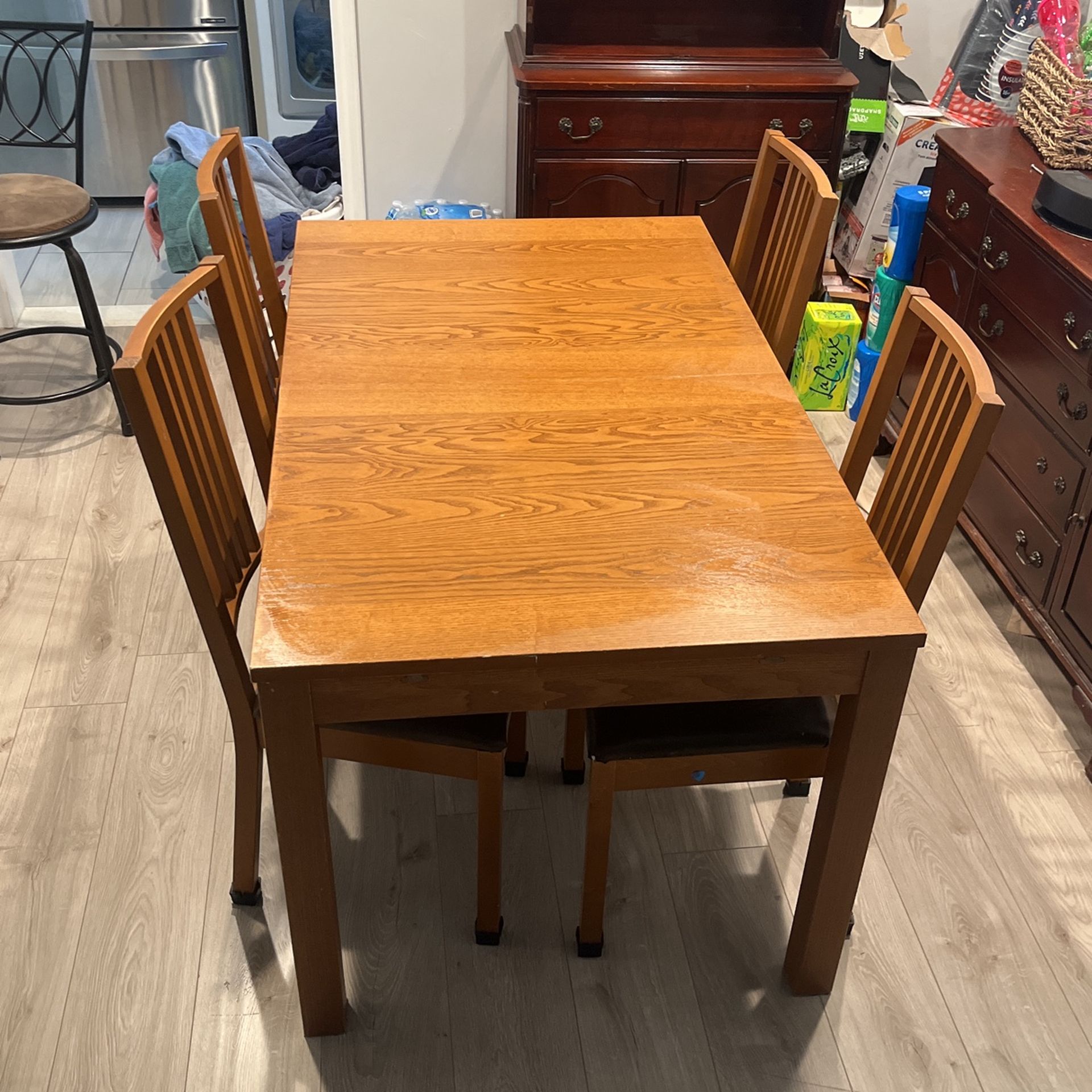 Oak Wood Dinner Table With 4 Wooden Chairs With 2 Leaves
