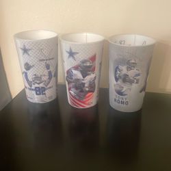 Signed Holograph Cowboys 3-D Cups.