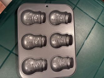 Never Used Snowman Baking Pan