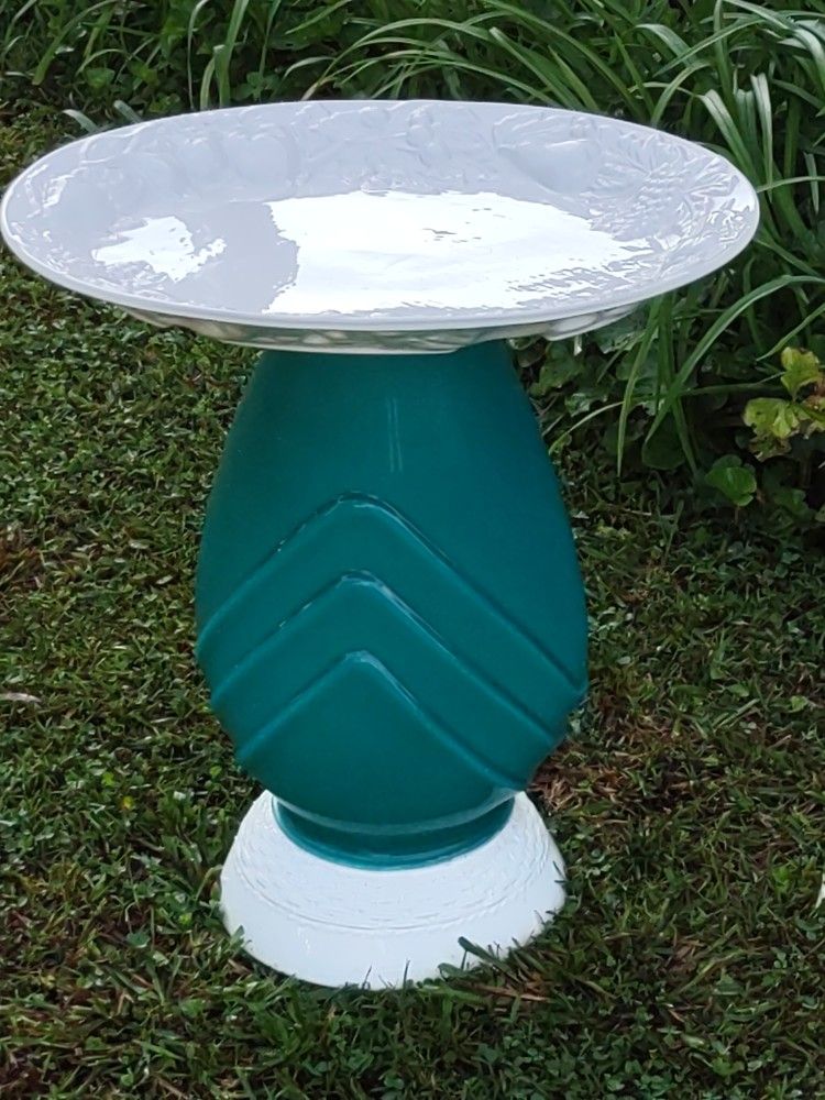 Beautiful Teal Green And White Ceramic Birdbath π¦π¦πΊπ·π»