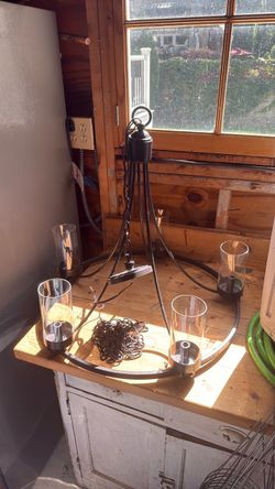 5 Light Chandalier Black with Chain