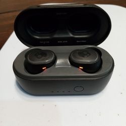 Wireless Earbuds By Skullcandy