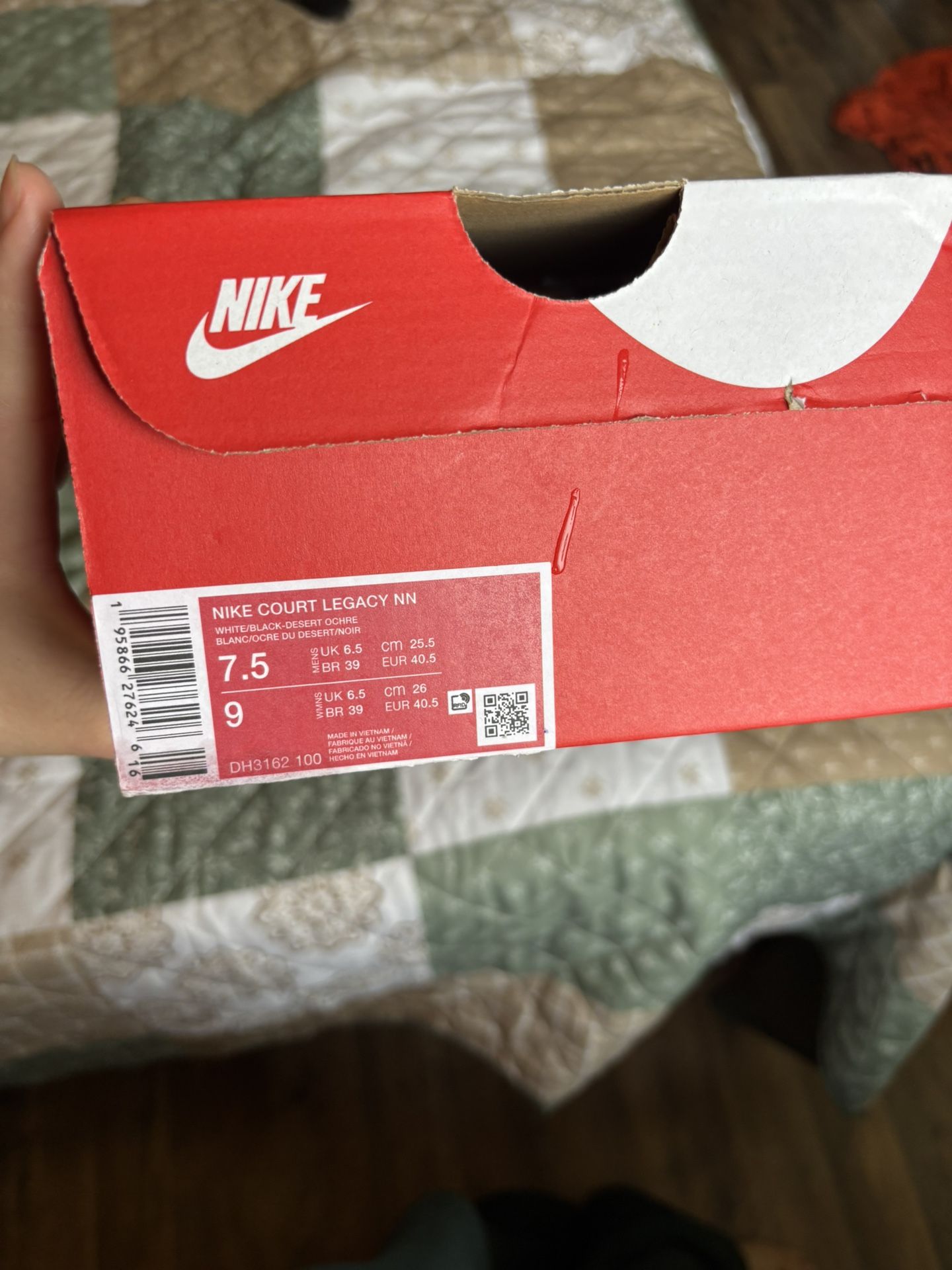 Nike Court Legacy Size 7.5 Men’s /9womens 