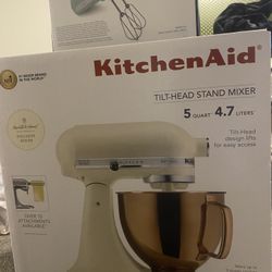 Kitchen Aid Tilt Head Stand Mixer (Brand-new)
