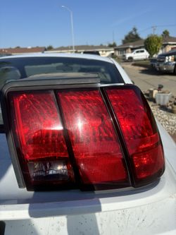 2000-2003 Mustang Stock Tail Light