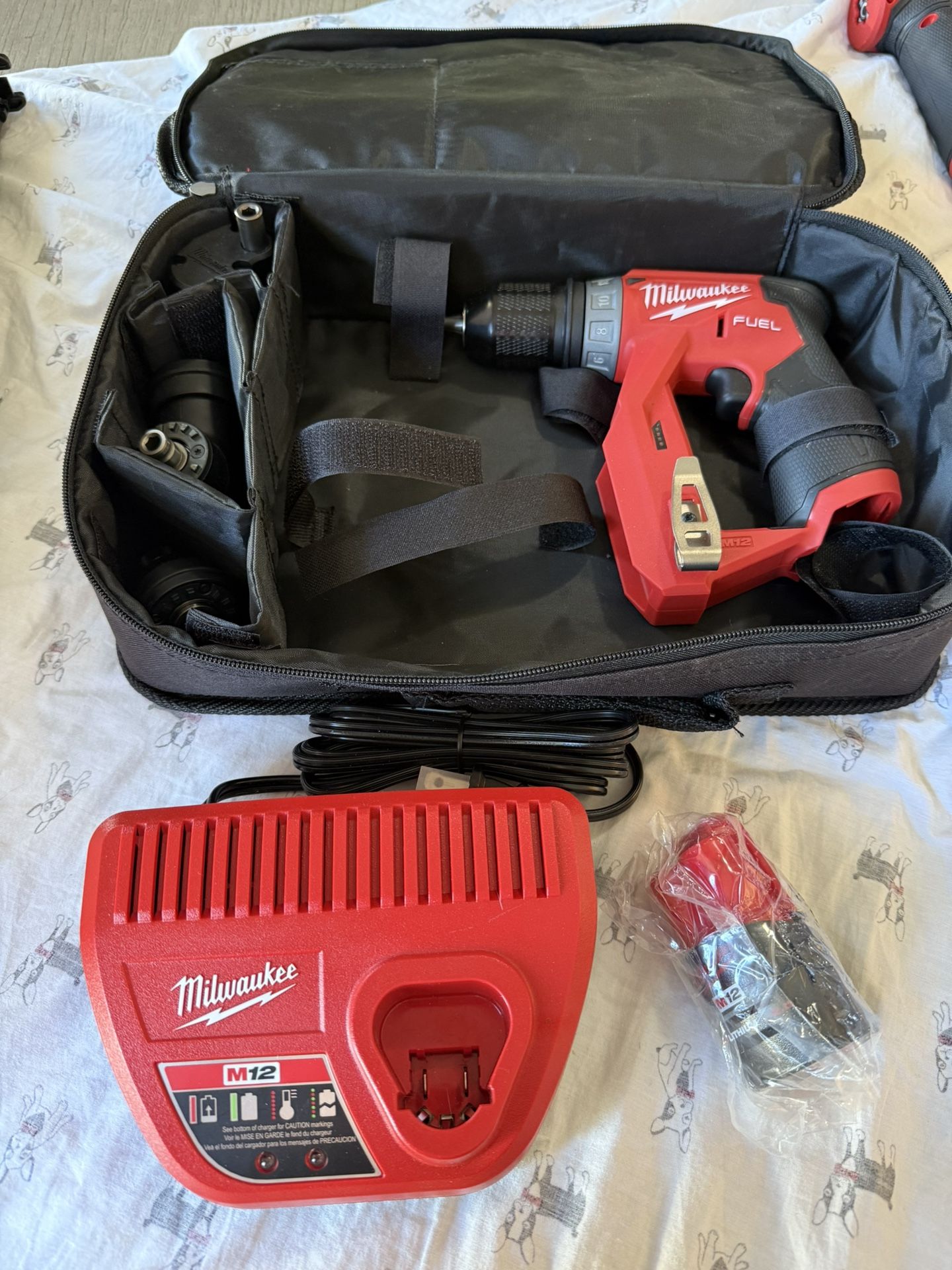 Milwaukee Drill Driver Kit 