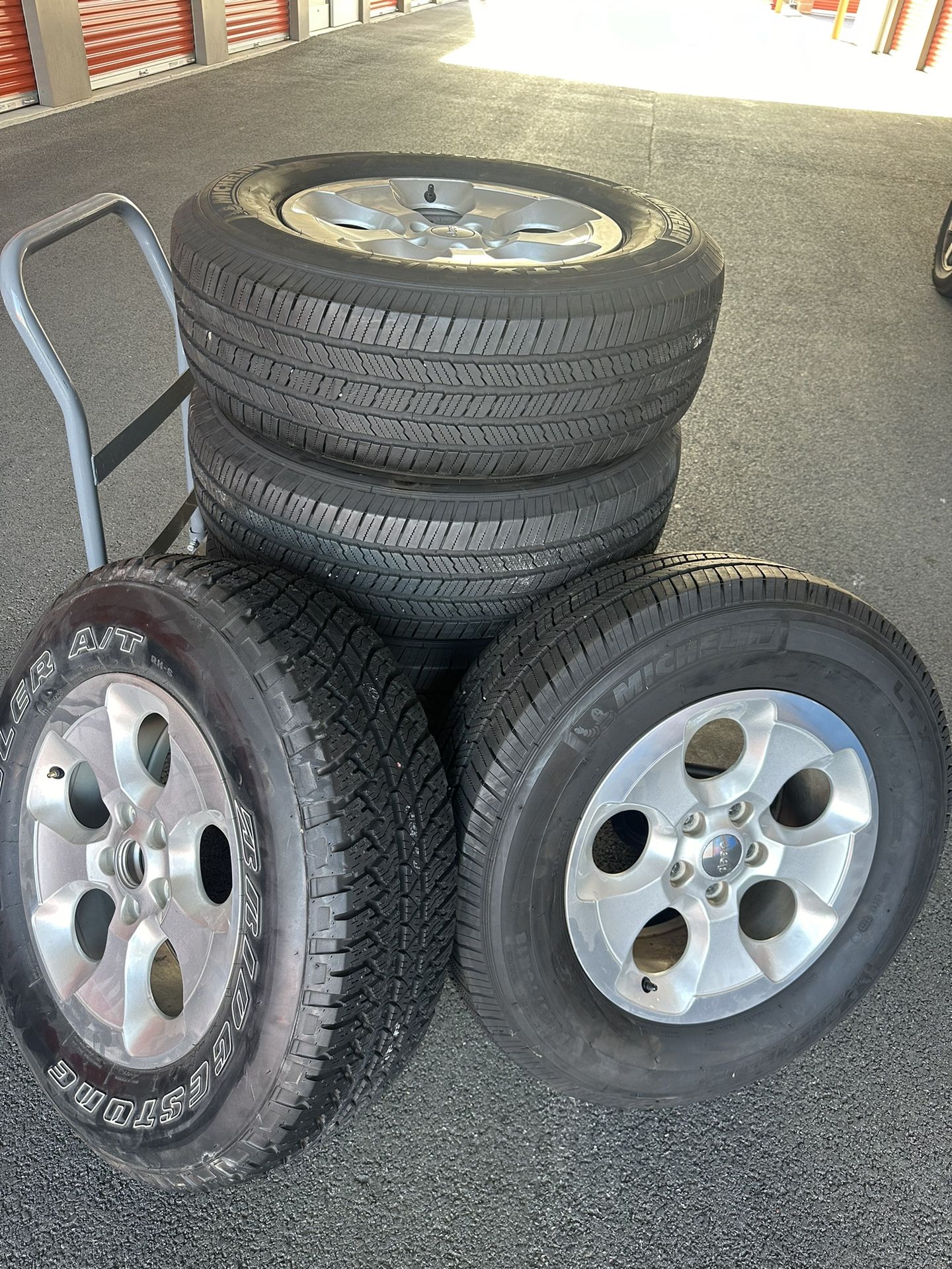 5 Jeep Wrangler 18” Sahara Alloy wheels with tires including brand new spare - 255 70 18 Michelin 