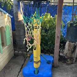 Free kids basketball court