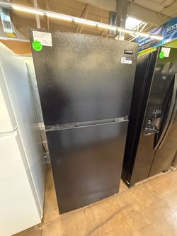 Frigidaire Black Top-Freezer Refrigerator