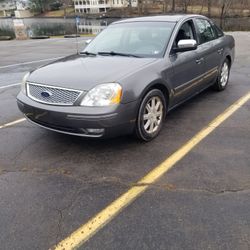 05 Ford 500. All wheel drive.