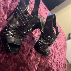 Bebé Heels 👠  Size 5 