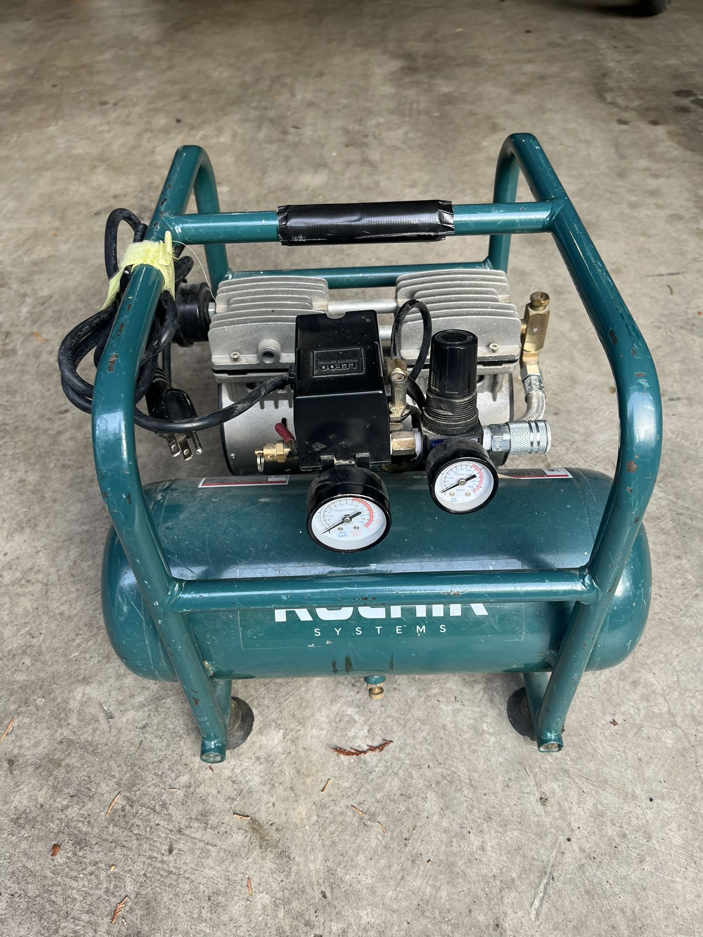 Rolair JC10 Air compressor
