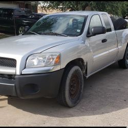 2007 Mitsubishi Raider