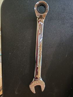Gearwrench combination $21.99 craftsman combination, skil Jig Saw 3700,  cummins 1-1/16" pro industrial socket, Thorsen adapter w/sockets, Toyota tow 