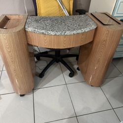 Manicure Table 