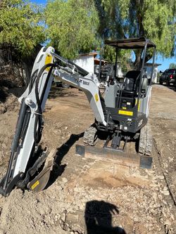 Mini Excavator Bobcat e20 39in