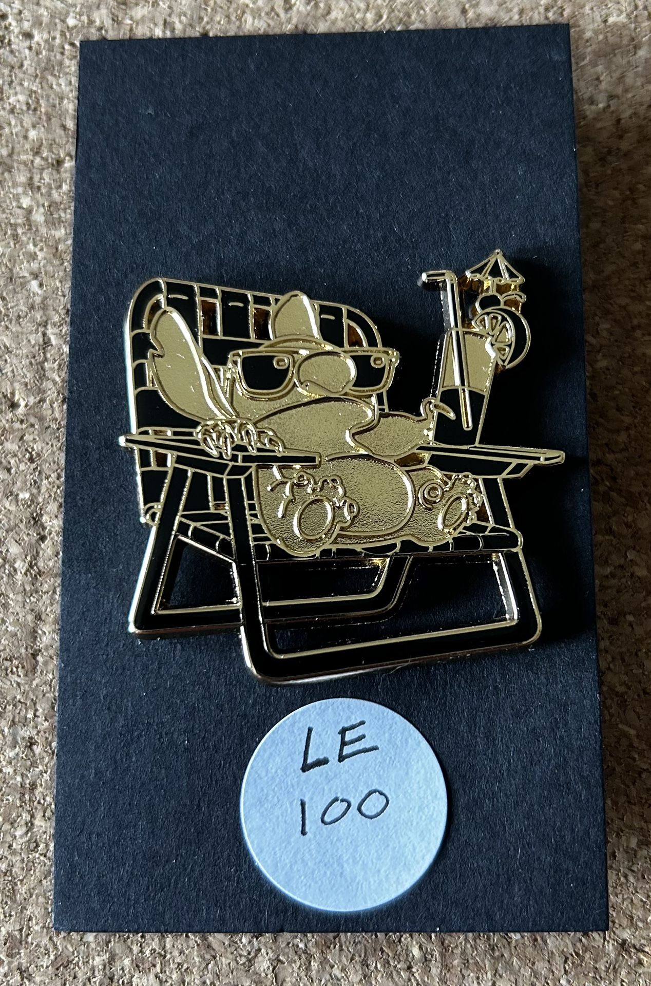 FiGPiN Stitch Folding Beach Chair LE 100 Ultra Rare Disney Grail Exclusive