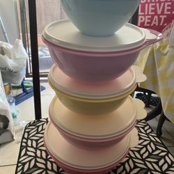 Tupperware Set