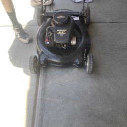 Briggs And Straton lawn Mower